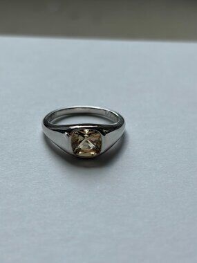 Mejuri Jude Pinky Signet Ring